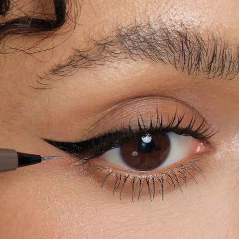 Ultra-Fine Liquid Eyeliner