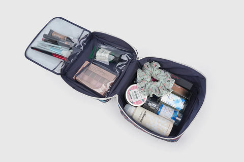 Cosmetics organizer bag