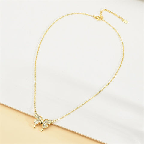 MAGNETIC CLASP BUTTERFLY NECKLACE