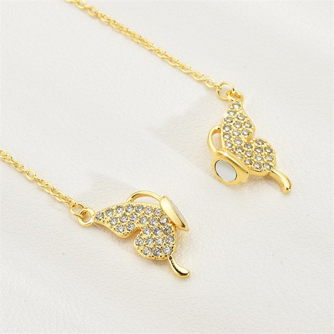 MAGNETIC CLASP BUTTERFLY NECKLACE