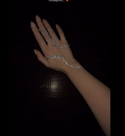 Adjustable Crystal Pearl Hand Palm Bracelet