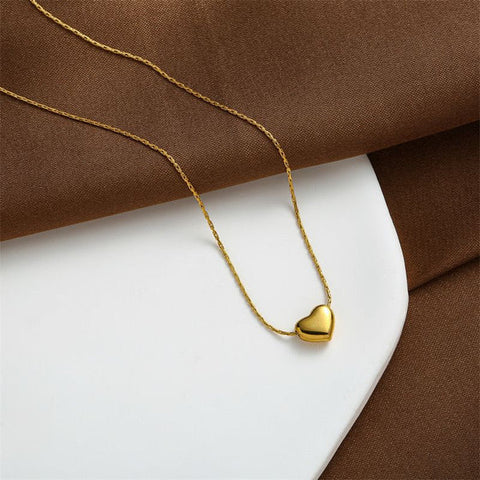 Minimalist Gold Heart Pendant Necklace