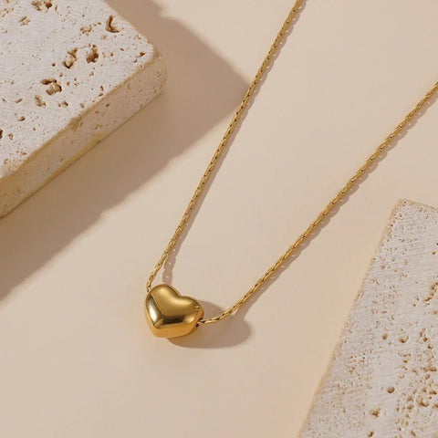 Minimalist Gold Heart Pendant Necklace