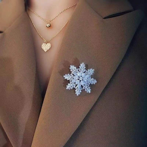 ❄️ Crystal snow flake brooch ✨